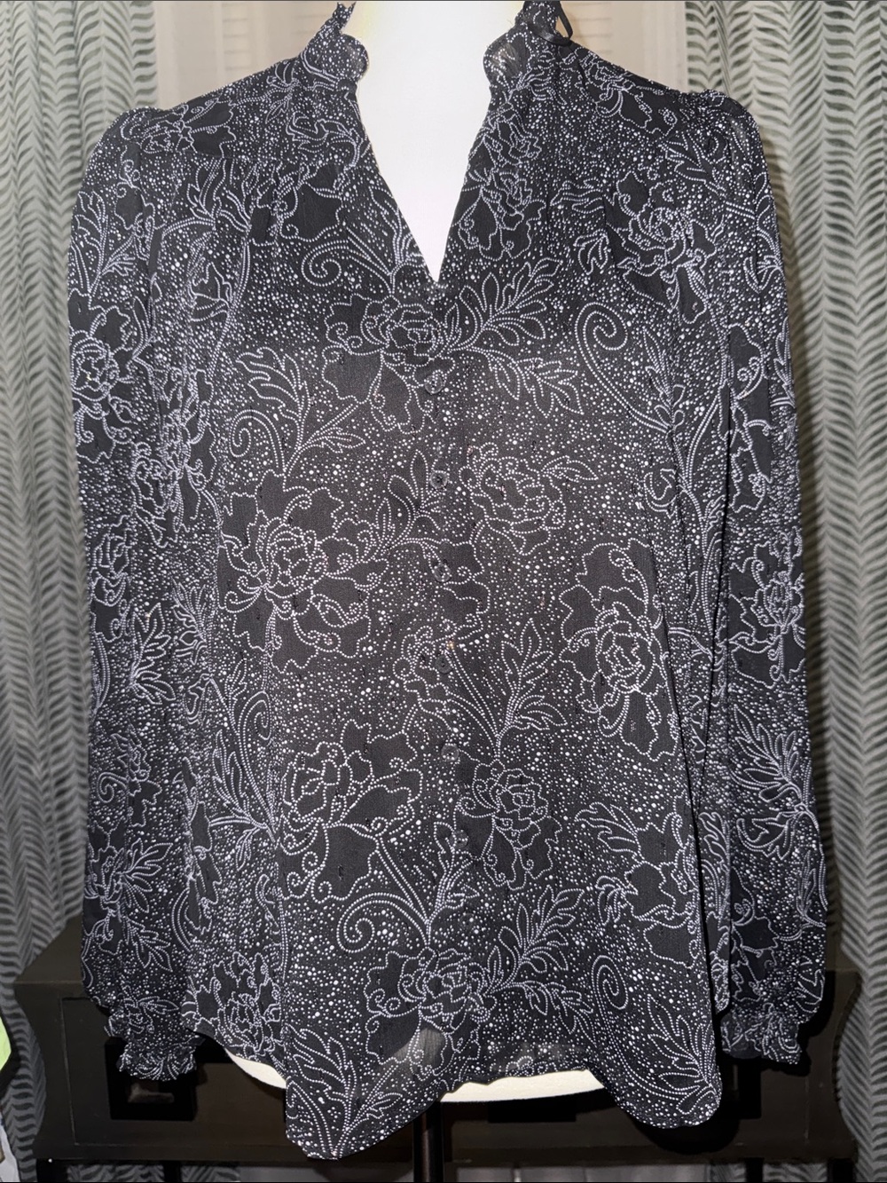 Joie Black & White hint of metallic gold Floral Print blouse